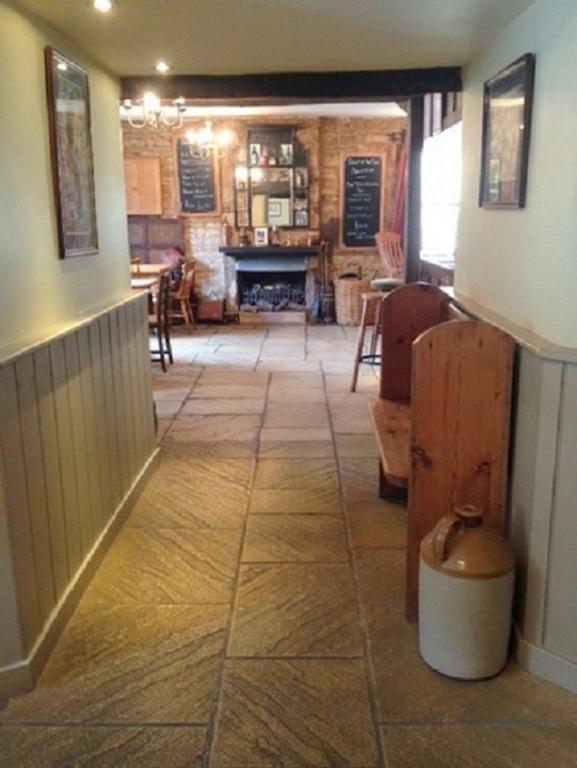 The Royal Oak Burford Bed & Breakfast Exterior foto