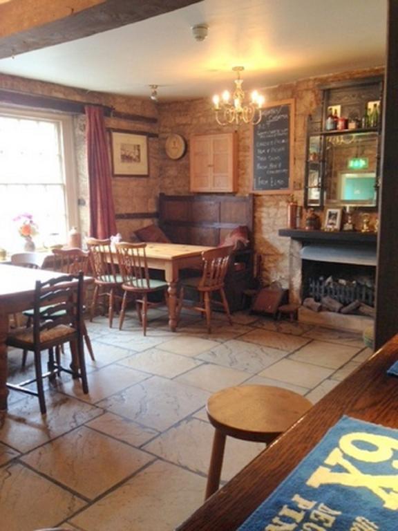 The Royal Oak Burford Bed & Breakfast Exterior foto